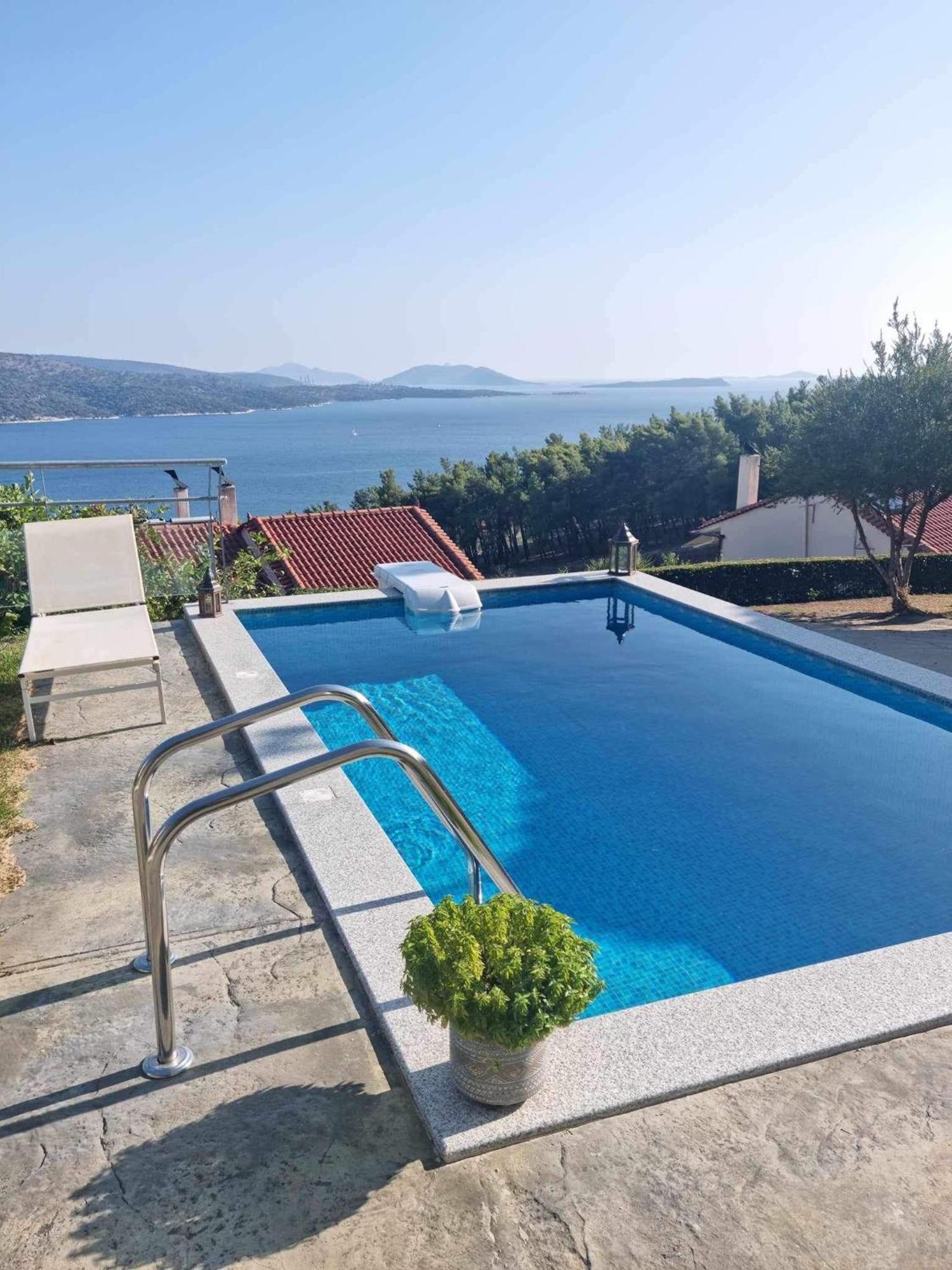 Giannis Village Astakos